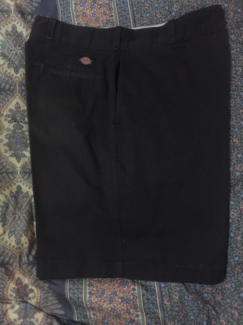 Dickies Black Work Shorts (Category: Shorts) located in San Jose del Monte. Submitted by ukay_street (Listing ID 1469555638, Image 1). Description: dickies short 250+SF nalang nandyan na issue sa pic pass sa maarte .