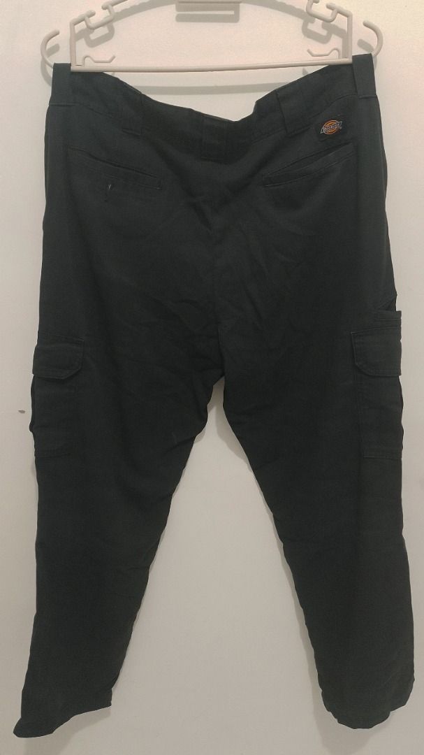 Dickies Flex Regular Cargo Pants 🥷 (Category: Trousers) located in Caloocan City. Submitted by saiahcado381263 (Listing ID 1469454014, Image 1). Description: Dickies Flex Regular Cargo Pants 🥷 🛒 ₱: 350 WAIST- 38 LENGTH: 39.5 💳 Payment: GCash (Payment First) 📍 Location: Malugay Compound Gate, Arca South, Taguig 💳 MOP: GCash (Payment First) 🚚 Shipping: J&T ISSUE: Minor visible fading / slight stain mark near the lower leg area and upper fabr
