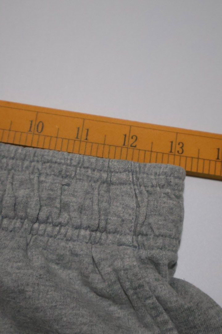 Dickies Gray Sweatshorts - Small to Med (Category: Shorts) located in Davao. Submitted by adl.dept (Listing ID 1469560314, Image 3). Description: Like New No issues Size Small 26-30waist x 19length x 10leghole - Location: Wilfredo Aquino, Davao City - First to pay gets item! (Payment first) - Add 30 or up for meetups - Can ship/deliver via J&T & Maxim - Pick up locations: ACD (Cabaguio) or Holycross Agdao Church. View photos for more information.