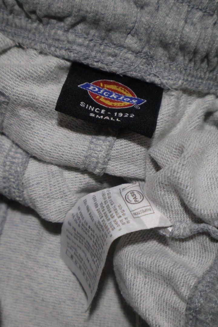 Dickies Gray Sweatshorts - Small to Med (Category: Shorts) located in Davao. Submitted by adl.dept (Listing ID 1469560314, Image 2). Description: Like New No issues Size Small 26-30waist x 19length x 10leghole - Location: Wilfredo Aquino, Davao City - First to pay gets item! (Payment first) - Add 30 or up for meetups - Can ship/deliver via J&T & Maxim - Pick up locations: ACD (Cabaguio) or Holycross Agdao Church. View photos for more information.