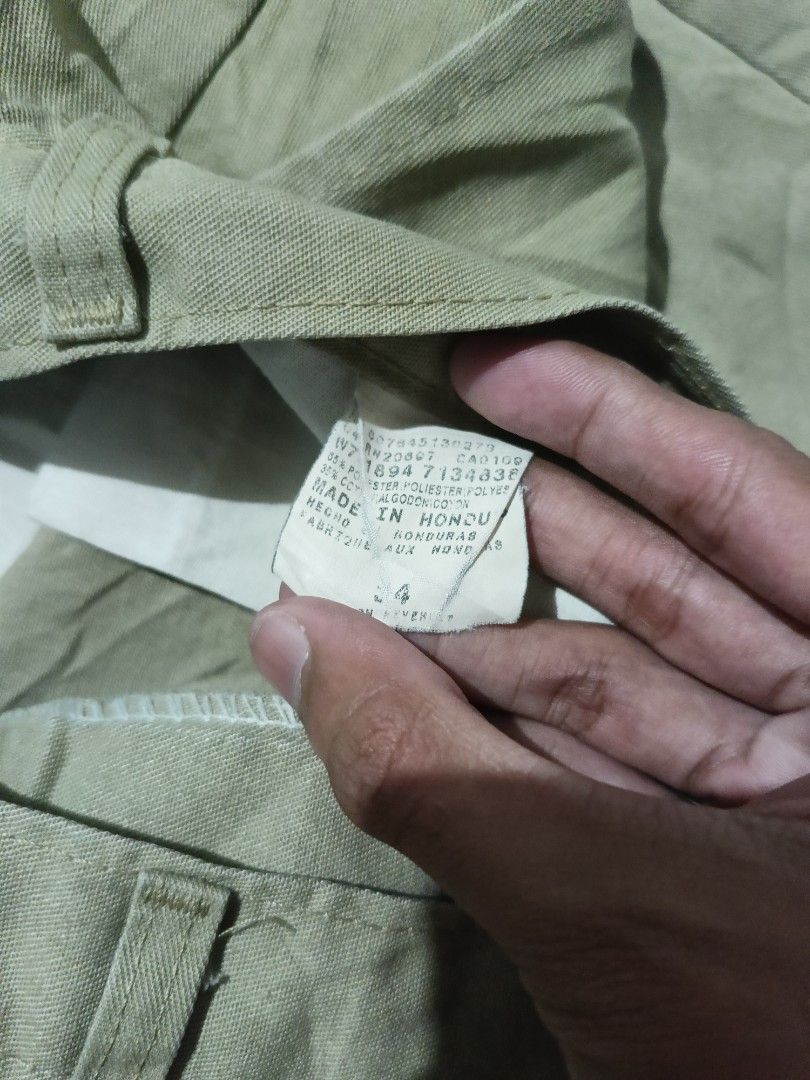 Dickies khaki double patch (Category: Shorts) located in Naga. Submitted by justthrift09 (Listing ID 1469540941, Image 3). Description: Size 34 length 25 leghole 13 very good condition.