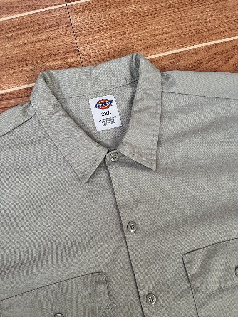 Dickies Short Sleeve Work Shirt Khaki (Category: Tshirts & Polo Shirts ) located in Manila. Submitted by a.stmngo (Listing ID 1469451461, Image 2). Description: Size 2XL on tag (Width 28 inches x Length 32 inches) Needwash 📍Manage your expectation. Item is thrifted. 📍Nagcarlan, Laguna.