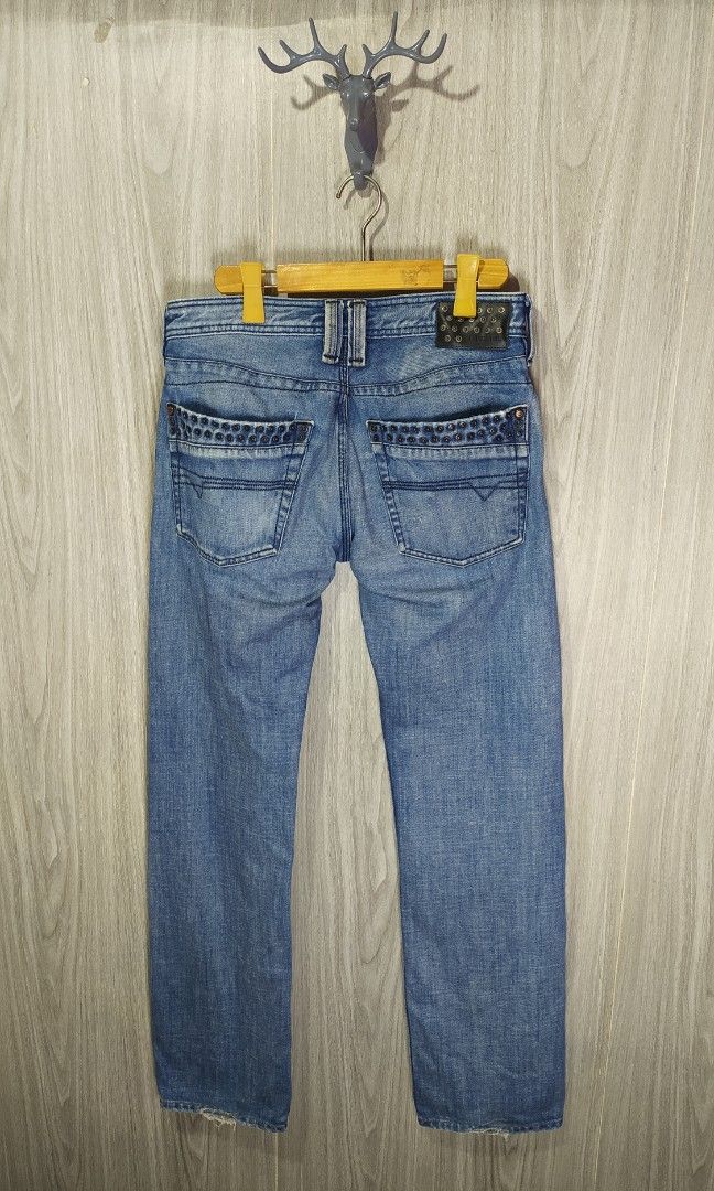 Diesel Denim Jeans (Category: Jeans) located in Milaor. Submitted by lootinout (Listing ID 1469566151, Image 2). Description: Diesel Denim Jeans ✅Size: 31 ✅Length: 42 ✅Hem: 8 ✅Color Rate: 9.5/10 ✅No Issue ✅Need Wash ✅Location: Bicol Naga City, Camarines Sur ✅Courier: J&T Express/Flash Express ✅MOP: Gcash only.