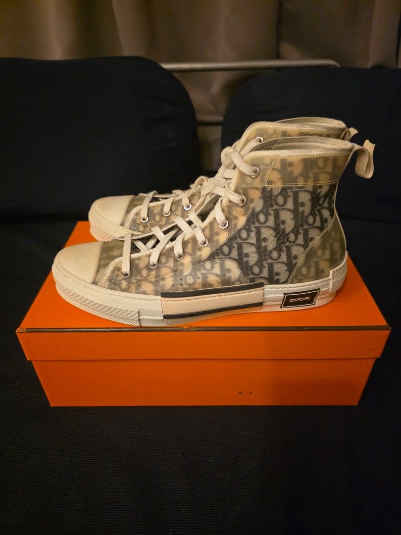 Dior High (Category: Sneakers) located in Quezon City. Submitted by rew3ar (Listing ID 1469458829, Image 1). Description: Dior High No Box Used.