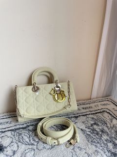 (Category: ) located in . Submitted by collynluxurybag (Listing ID 1469525461, Image 1). Description: .