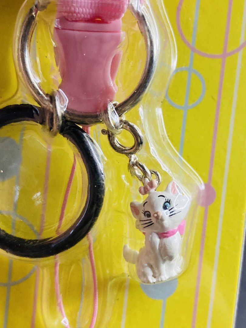 Disney Marie cat keychain (Category: Character Goods) located in Manila. Submitted by kawaii_omocha_est2020 (Listing ID 1469397677, Image 2). Description: .