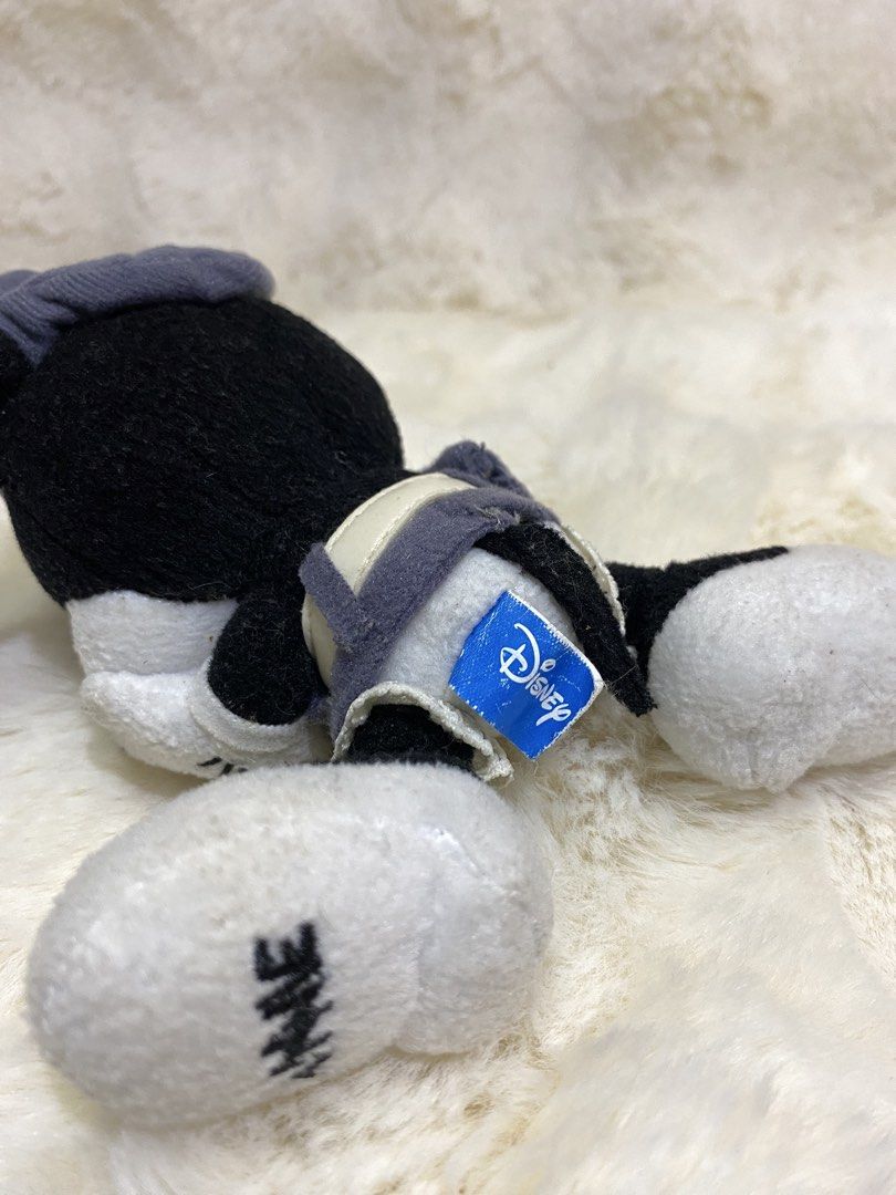 Disney’ Monochrome Minnie Mouse plush charm (Category: Plushies & Soft Toys) located in Kalibo. Submitted by ollie_stuffshop (Listing ID 1469556325, Image 3). Description: Before you send your inquiries: ❗️Last Price is already posted ❗️Manage your expectations, WYSIWYG ❗️May need washing ❗️Dropoff is every Wednesday & Sunday.