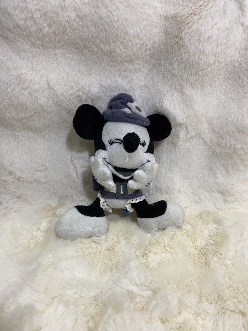 Disney’ Monochrome Minnie Mouse plush charm (Category: Plushies & Soft Toys) located in Kalibo. Submitted by ollie_stuffshop (Listing ID 1469556325, Image 1). Description: Before you send your inquiries: ❗️Last Price is already posted ❗️Manage your expectations, WYSIWYG ❗️May need washing ❗️Dropoff is every Wednesday & Sunday.