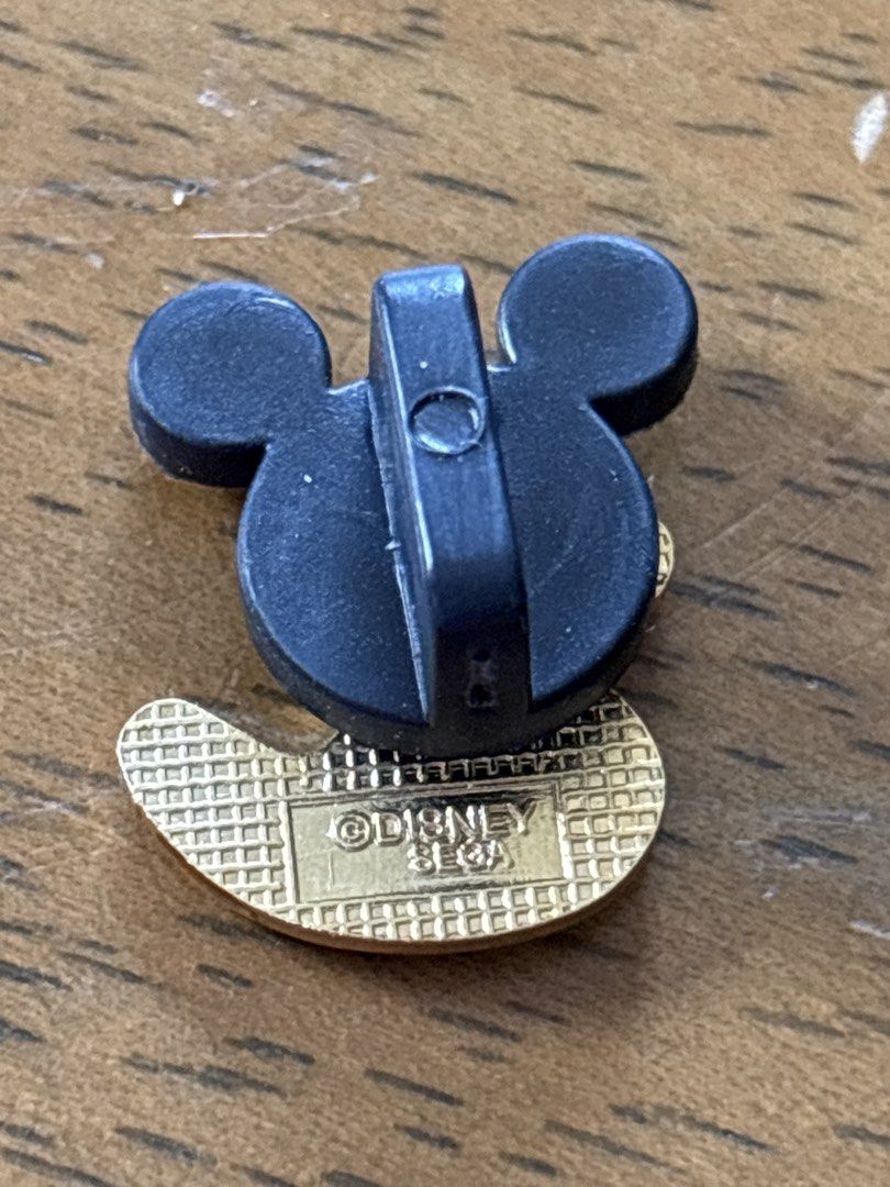 Disney Sega Duck pin (Category: Character Goods) located in Calamba. Submitted by cur8d (Listing ID 1469444729, Image 2). Description: .