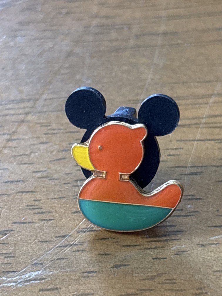 Disney Sega Duck pin (Category: Character Goods) located in Calamba. Submitted by cur8d (Listing ID 1469444729, Image 1). Description: .