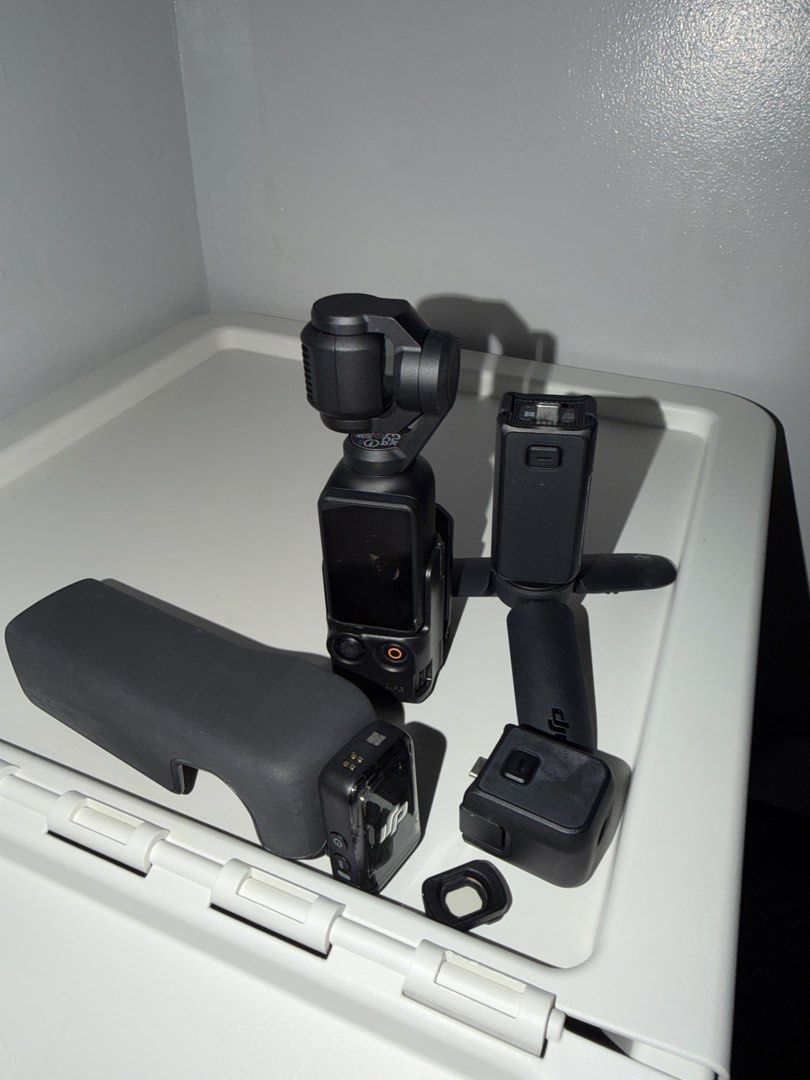 DJI osmo Pocket 3 Creator Combo with 128 & 512 sd card (Category: Cameras) located in Mandaluyong City. Submitted by summ1e_ (Listing ID 1469514508, Image 1). Description: no issues with camera itself but body is a little dirty with glitters.