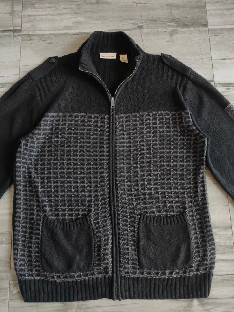 DKNY Zip Up Jacket - Large (Category: Coats, Jackets and Outerwear) located in Dasmarinas. Submitted by jethroespinosa (Listing ID 1469399464, Image 3). Description: Size in inches: 23 width 27.5 length No issues or alterations Loc: Dasma Cavite MOP: Gcash.