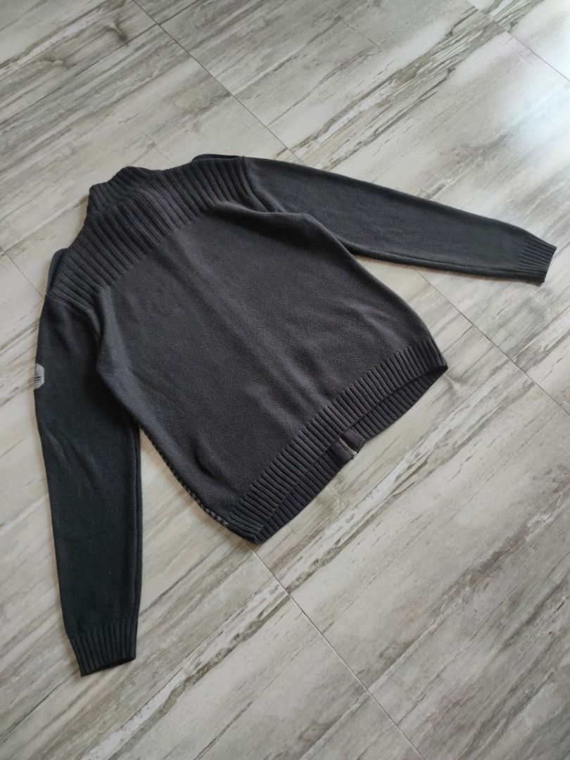 DKNY Zip Up Jacket - Large (Category: Coats, Jackets and Outerwear) located in Dasmarinas. Submitted by jethroespinosa (Listing ID 1469399464, Image 2). Description: Size in inches: 23 width 27.5 length No issues or alterations Loc: Dasma Cavite MOP: Gcash.