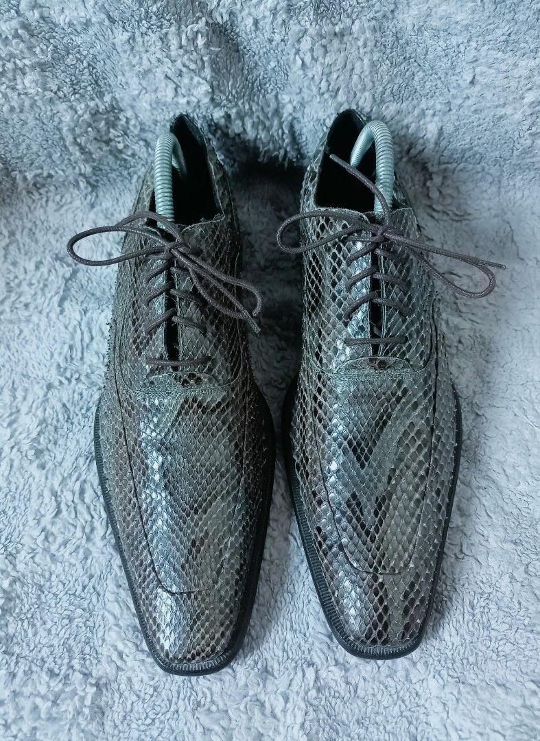 Dolce & Gabbana python snake skin oxford shoes (Category: Casual Shoes) located in Asingan. Submitted by arnelpalaris8 (Listing ID 1469415464, Image 1). Description: Dolce & Gabbana Python snake skin oxford shoes 5½ on Tag Actual 7.5-8 men slim Verygood condition PM ME.