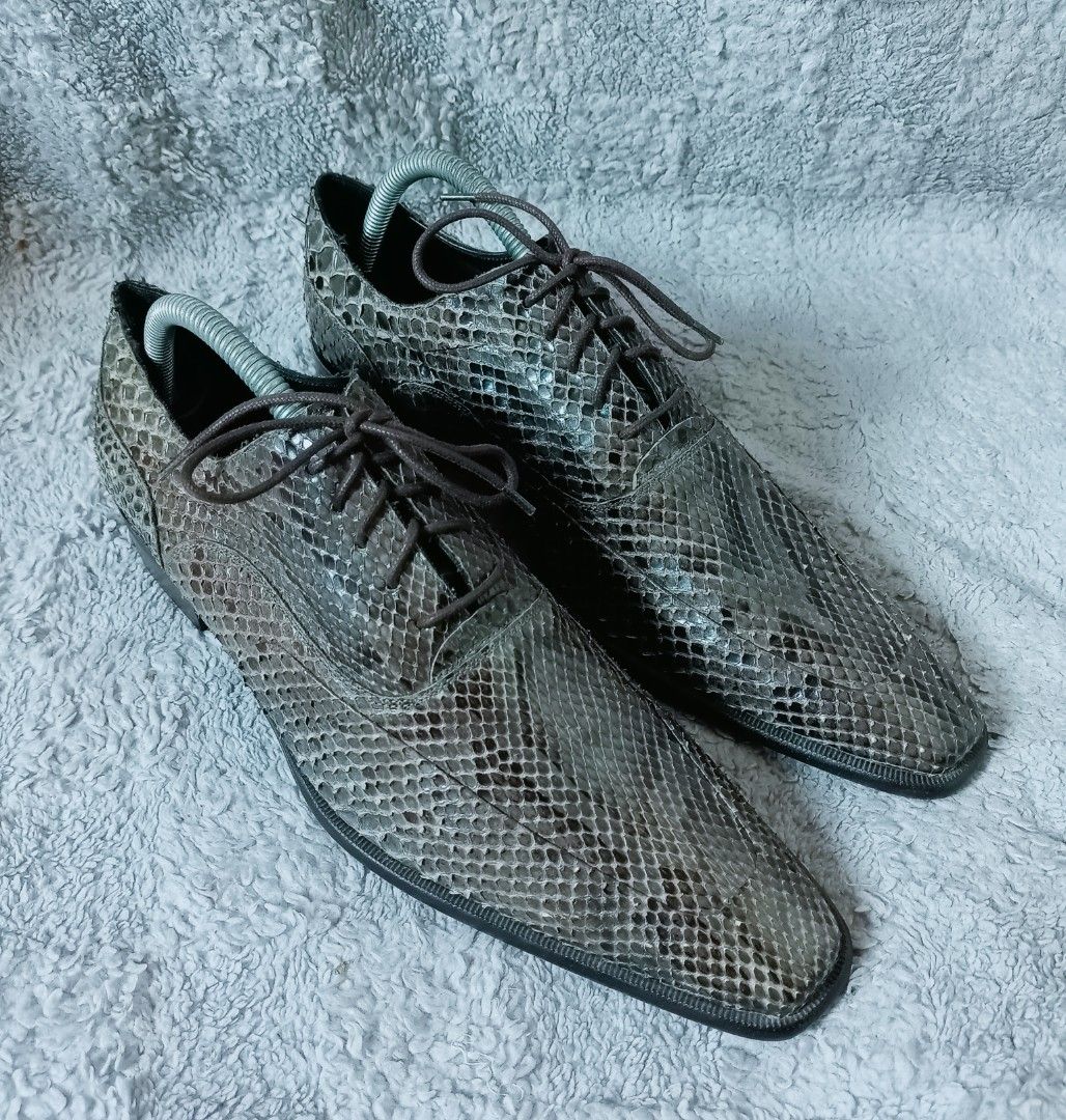 Dolce & Gabbana python snake skin oxford shoes (Category: Casual Shoes) located in Asingan. Submitted by arnelpalaris8 (Listing ID 1469415464, Image 2). Description: Dolce & Gabbana Python snake skin oxford shoes 5½ on Tag Actual 7.5-8 men slim Verygood condition PM ME.