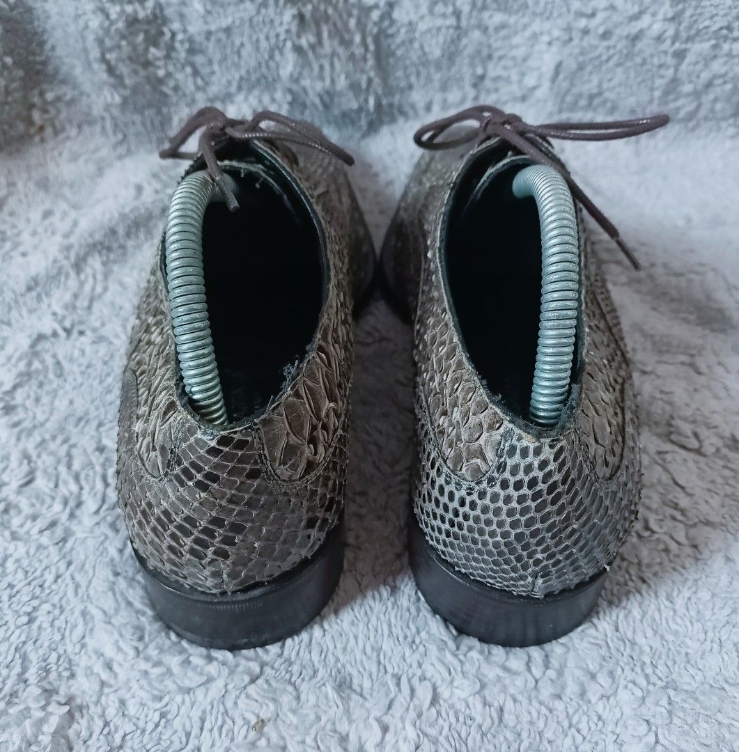 Dolce & Gabbana python snake skin oxford shoes (Category: Casual Shoes) located in Asingan. Submitted by arnelpalaris8 (Listing ID 1469415464, Image 3). Description: Dolce & Gabbana Python snake skin oxford shoes 5½ on Tag Actual 7.5-8 men slim Verygood condition PM ME.