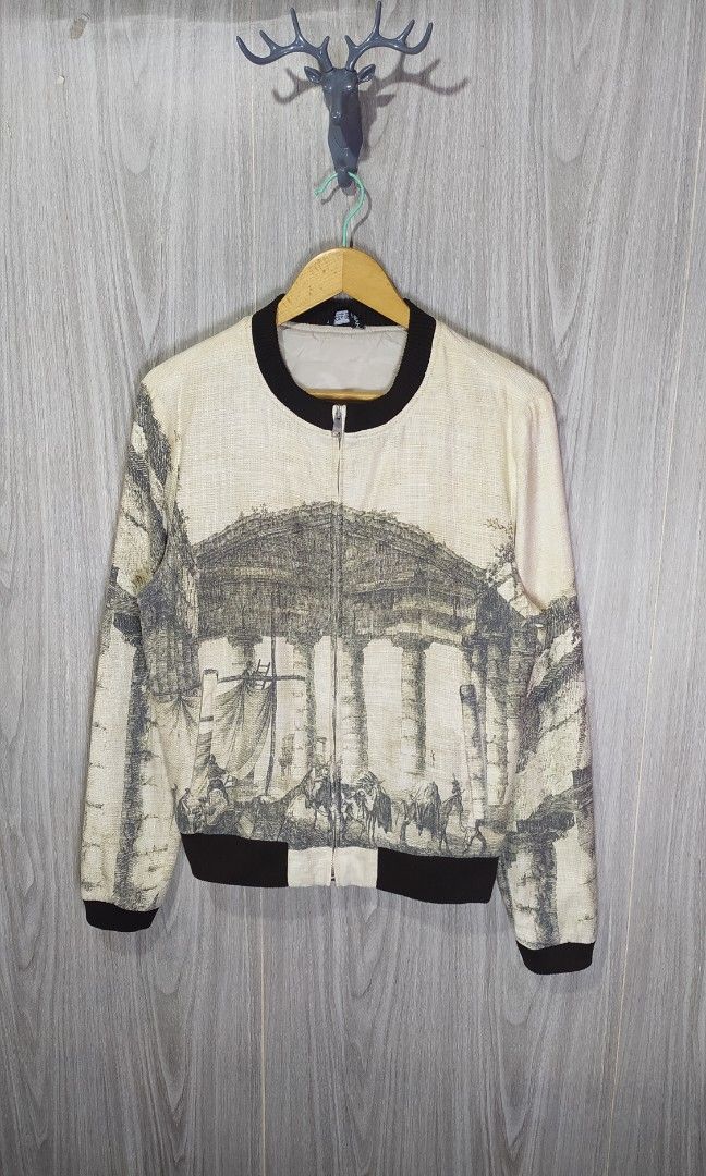 Dolce Gabbana Sculpture Jacket (Category: Coats, Jackets and Outerwear) located in Milaor. Submitted by lootinout (Listing ID 1469557890, Image 1). Description: Dolce Gabbana Sculpture Jacket ✅Size: 46 ✅Width: 20 ✅Length: 24.5 ✅Sleeve: 26.5 ✅Color Rate: 9.5/10 ✅Issue: Loss Stitch ✅Need Wash ✅Location: Bicol Naga City, Camarines Sur ✅Courier: J&T Express/Flash Express ✅MOP: Gcash only.