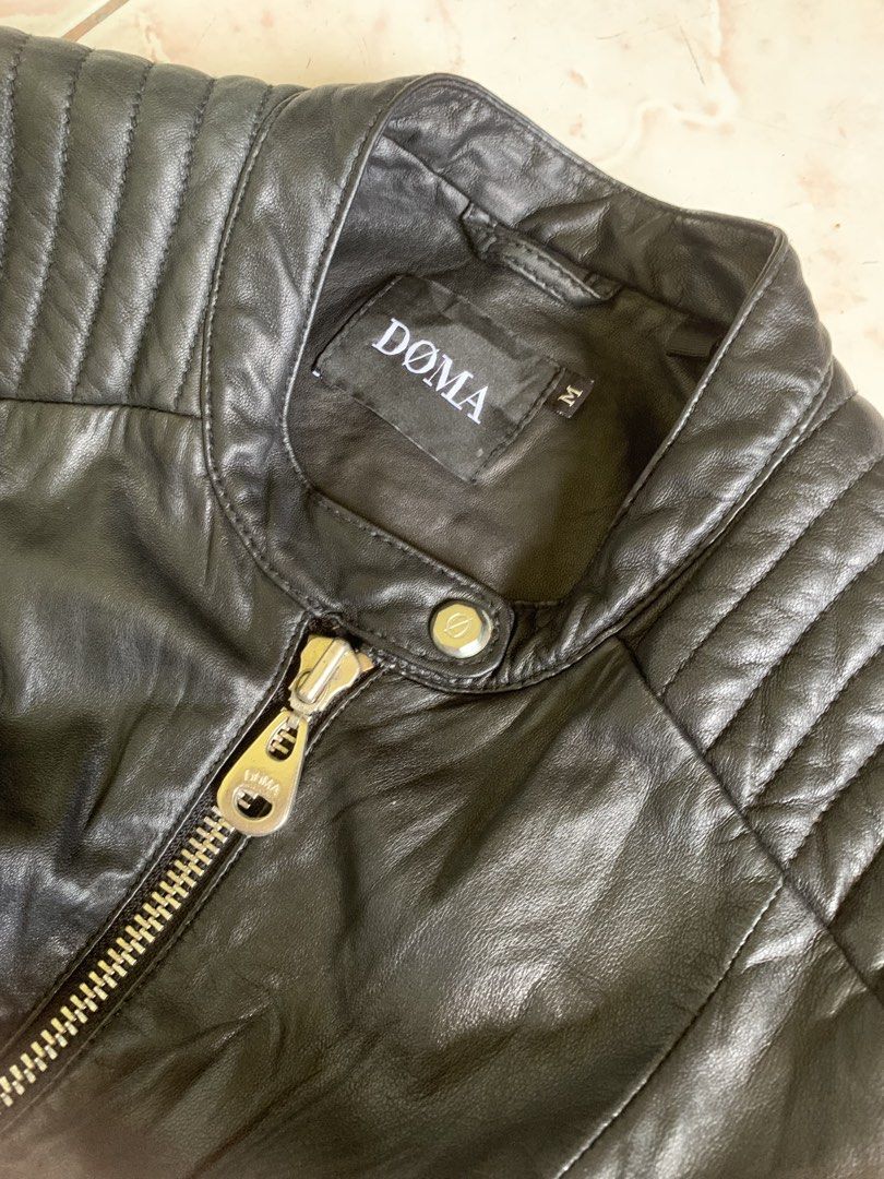 Doma leather jacket (Category: Announcements) located in Manila. Submitted by garmentvoidarchive_ (Listing ID 1469413642, Image 2). Description: Good condition genuine leather M on tag W: 19 L: 23.
