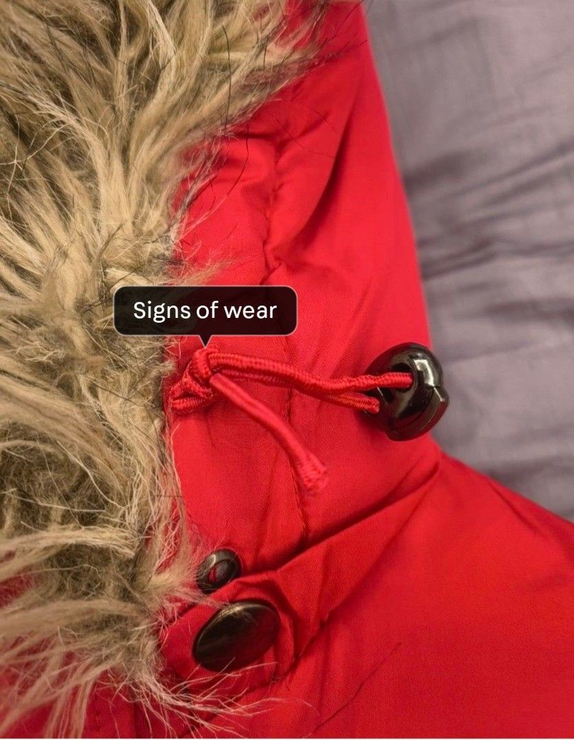 Down winter jacket (Category: Coats, Jackets and Outerwear) located in Singapore. Submitted by gtmama84 (Listing ID 1469427014, Image 5). Description: Can fit M size ladies as well. Hood is detachable. Jacket is filled with down and feather. Keeps you nice and warm. Collection at 670604. Please note some stains on hood and sleeve opening. One of the elastic bands is broken but I've knotted it. Refer to last 3 photos..