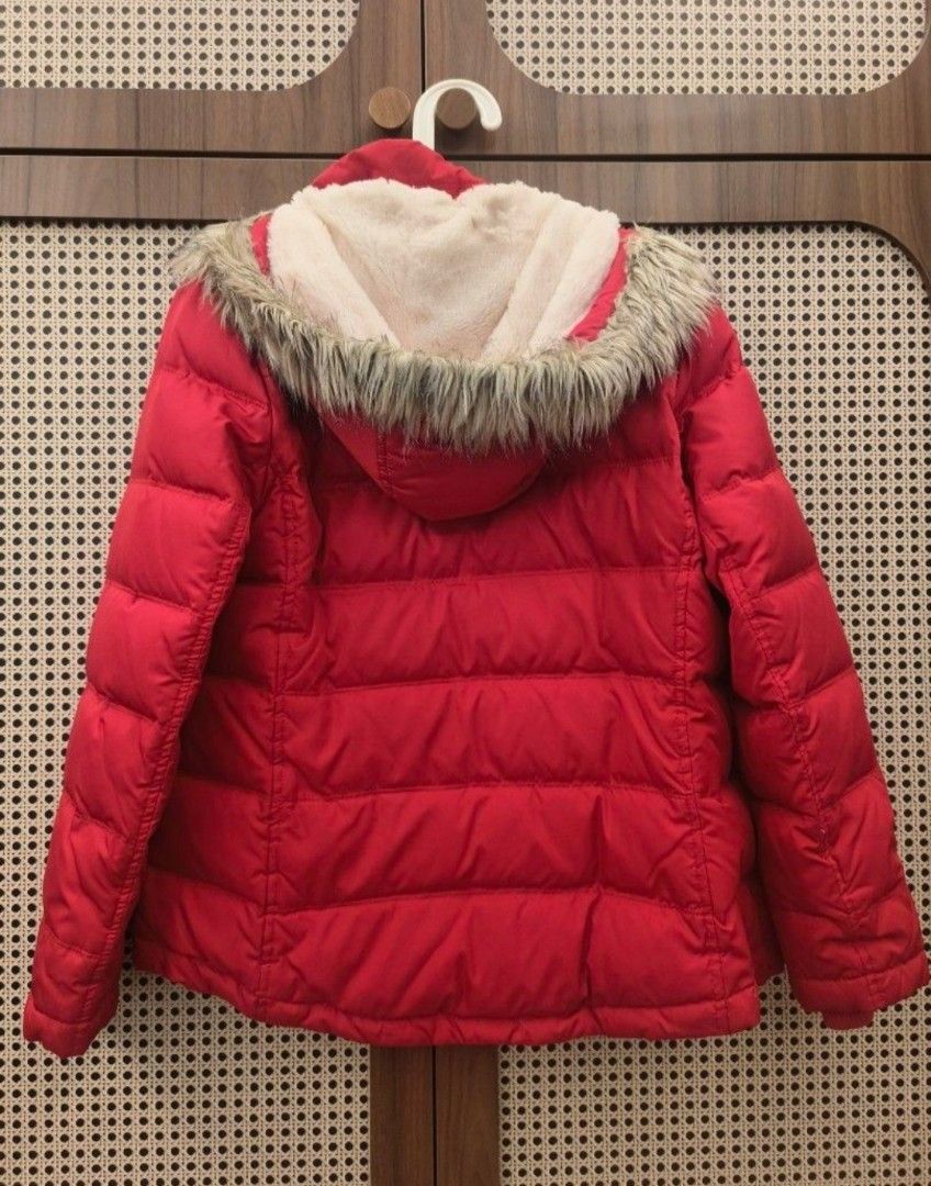 Down winter jacket (Category: Coats, Jackets and Outerwear) located in Singapore. Submitted by gtmama84 (Listing ID 1469427014, Image 2). Description: Can fit M size ladies as well. Hood is detachable. Jacket is filled with down and feather. Keeps you nice and warm. Collection at 670604. Please note some stains on hood and sleeve opening. One of the elastic bands is broken but I've knotted it. Refer to last 3 photos..