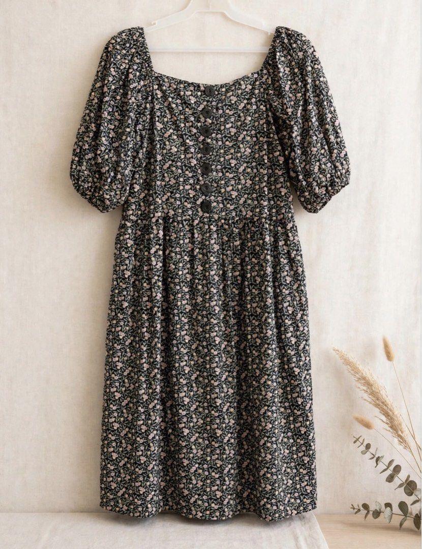Dress Preloved (Size XL) (Category: Dresses) located in Siniloan. Submitted by cleo_fas (Listing ID 1469544076, Image 1). Description: Shipping Via : SPX, J&T, LBC —Payment First Policy —Shipping Fee Not Yet Included.