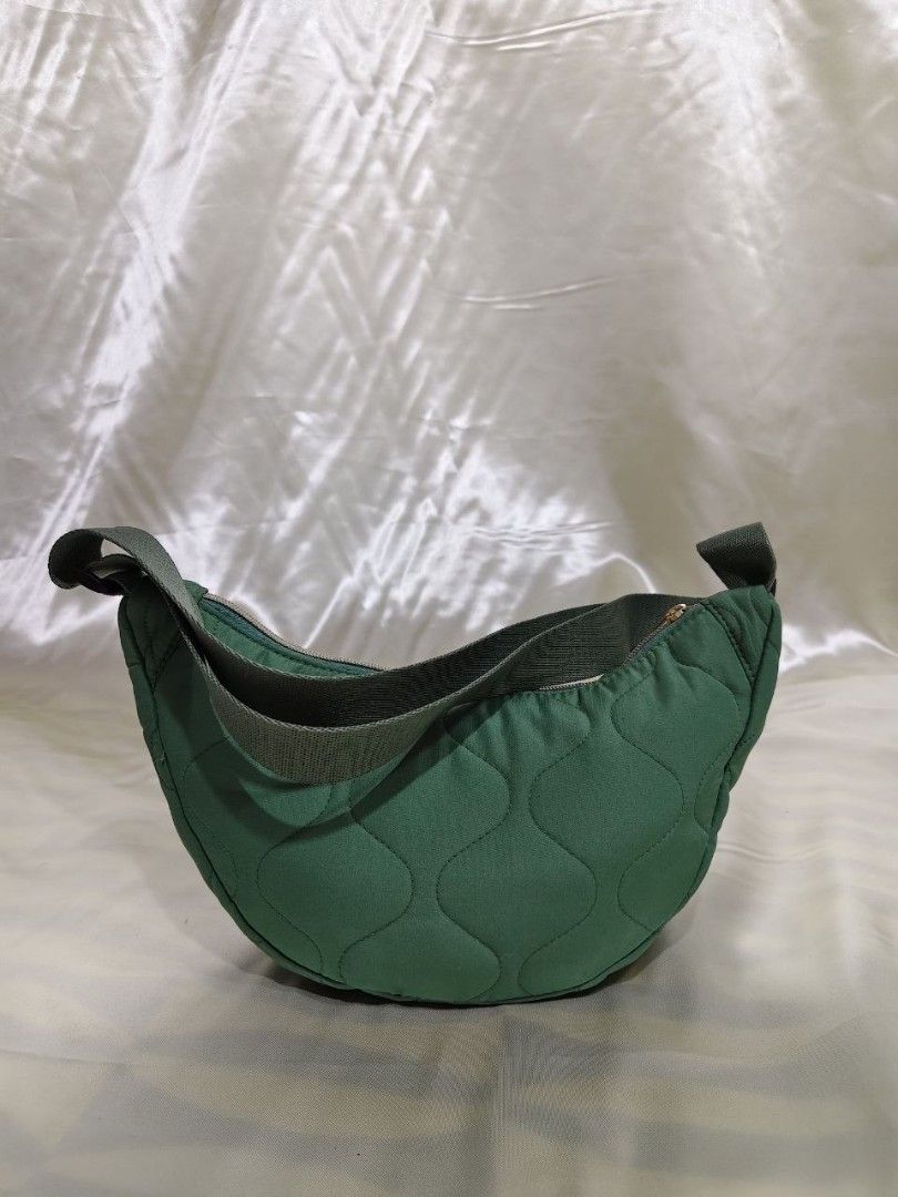 DUMPLING BAG 11/6" (Category: Cross-body Bags) located in Gamu. Submitted by 2022bagsbunny (Listing ID 1469404031, Image 1). Description: .