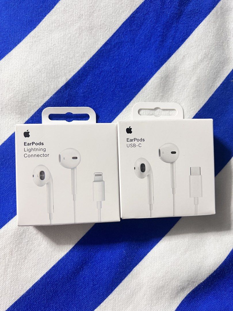Earpods Lightning | Usb-C Plug and Play (Category: Earphones) located in Manila. Submitted by as_onlineshop11 (Listing ID 1469475125, Image 1). Description: ORIGINAL EQUIPMENT MANUFACTURER PLUG AND LLAY NO NEED TO CONNECT BLUETOOTH HIGH QUALITY APPLE .
