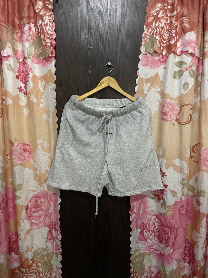 ESSENTIALS SWEATSHORT (Category: Shorts) located in Cagayan de Oro. Submitted by dwight_666 (Listing ID 1469530104, Image 1). Description: W - 30-36 L - 19 as new condition no issue color rate: 9.7/10 .
