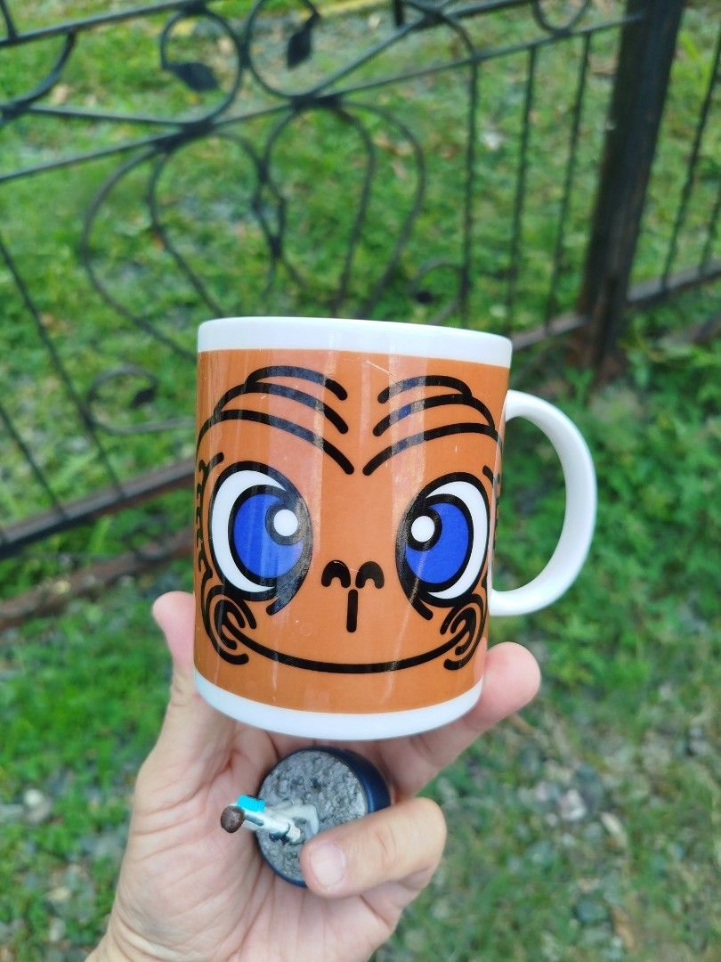 Et coffee mug universal studios vintage (Category: Coffee & Tea Tableware) located in Quezon City. Submitted by toys_r_here (Listing ID 1469491922, Image 1). Description: GOOD FOR GIFT AND COLLECTION as is po Good condition First to pay gets the item pa check nalng sa pic yun condition pm me for questions ship pwede lalamove or jnt qc and marikina area.