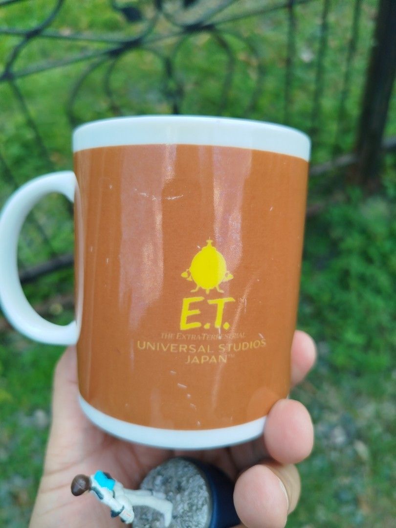 Et coffee mug universal studios vintage (Category: Coffee & Tea Tableware) located in Quezon City. Submitted by toys_r_here (Listing ID 1469491922, Image 3). Description: GOOD FOR GIFT AND COLLECTION as is po Good condition First to pay gets the item pa check nalng sa pic yun condition pm me for questions ship pwede lalamove or jnt qc and marikina area.