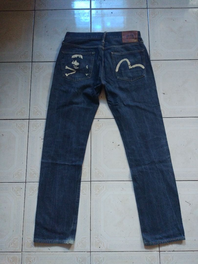 Evisu Selvedge Jean 31.5 actual (Category: Jeans) located in Pasay City. Submitted by denimdude.ph (Listing ID 1469445138, Image 2). Description: scratch on leather patch and chipped paint on back pocket.