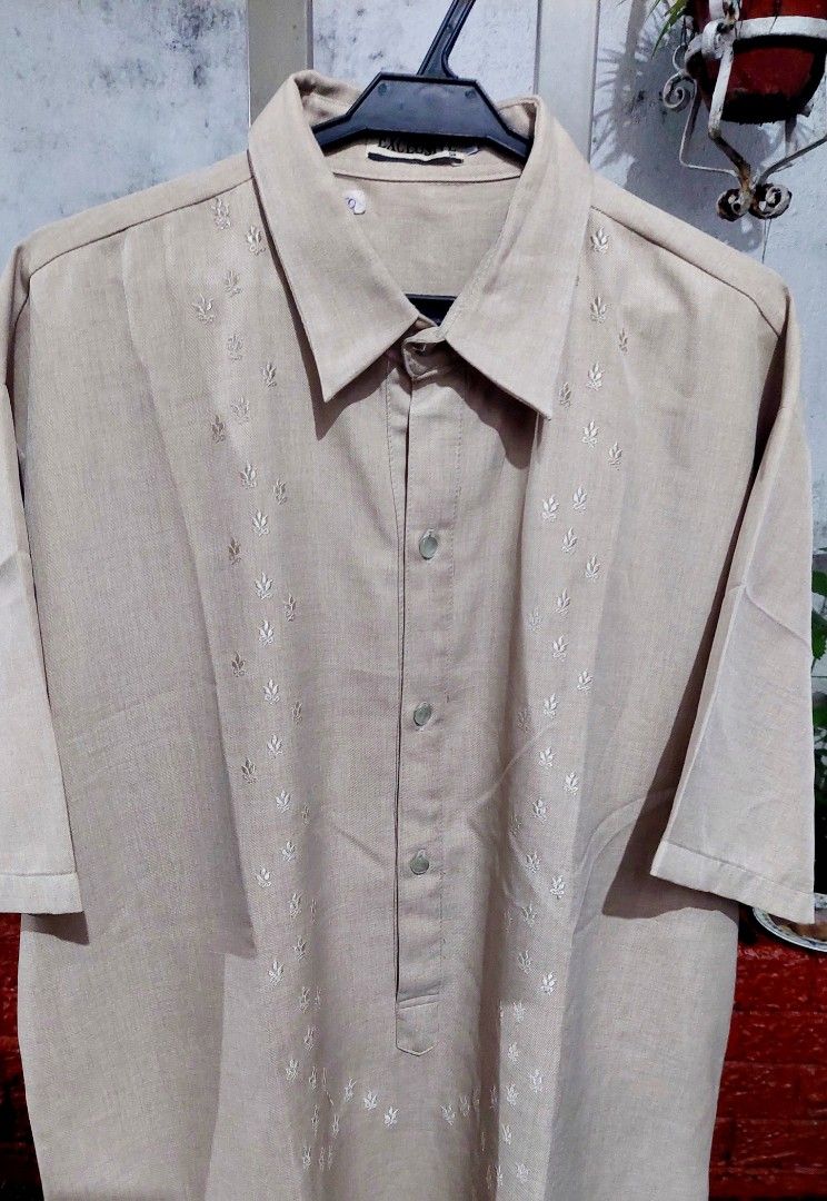 Exclusive Barong, Size L (Category: Formal Shirts) located in Quezon City. Submitted by donjie (Listing ID 1469527493, Image 2). Description: Barong Exclusive Size L.