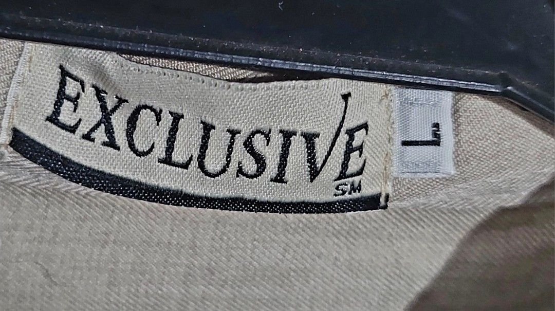 Exclusive Barong, Size L (Category: Formal Shirts) located in Quezon City. Submitted by donjie (Listing ID 1469527493, Image 3). Description: Barong Exclusive Size L.
