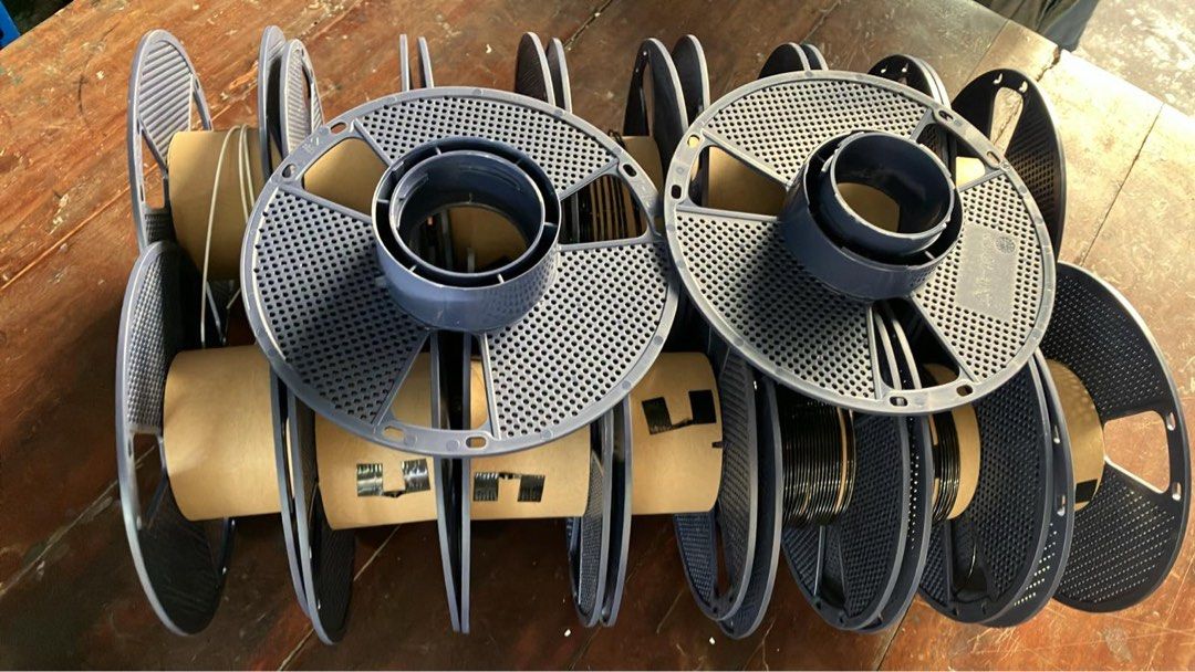 extension wire SPOOLS (Category: Home Improvement Tools & Accessories) located in Quezon City. Submitted by reb_rdg (Listing ID 1469489873, Image 3). Description: SPOOLS selling spool only (extension wire not included) Hard and durable plastic material for organizing your electric wire extension . ☎️09228783719 Delivery at buyer's expense or pick up in Quezon City nr Mcdo Visayas Ave.