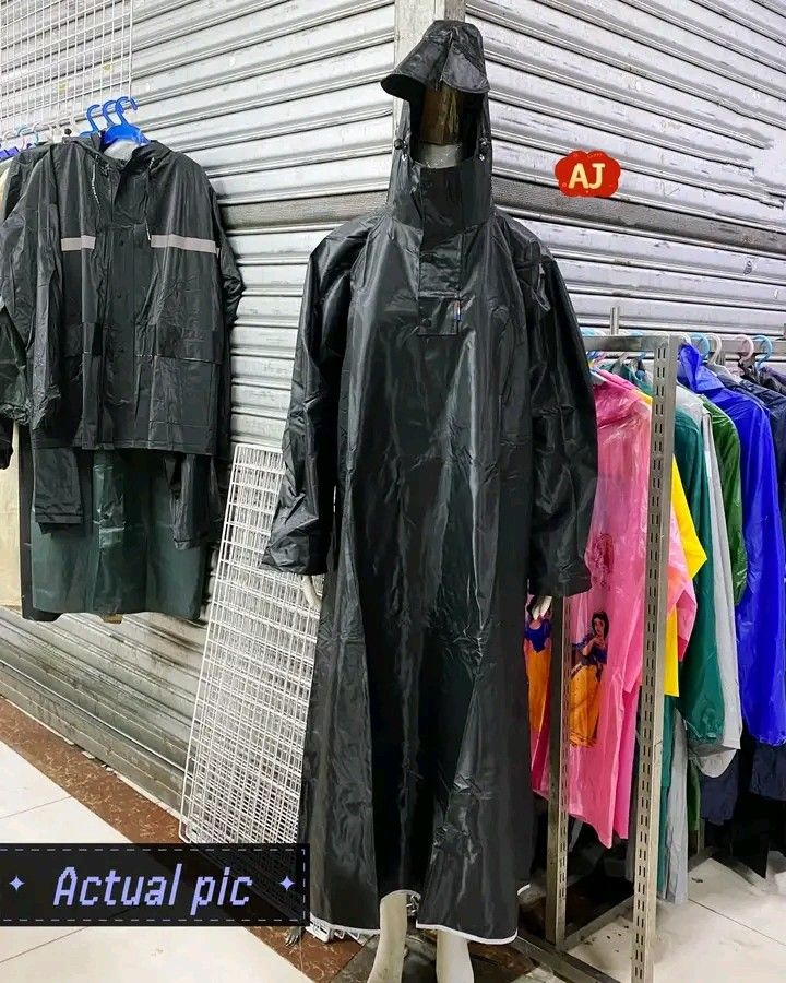 Extra-Large Long Raincoat (Category: Everything Else Others) located in Manila. Submitted by vannie30 (Listing ID 1469522101, Image 3). Description: Available ! ! ! Extra-Large Long Raincoat pm me cod via lalamove.