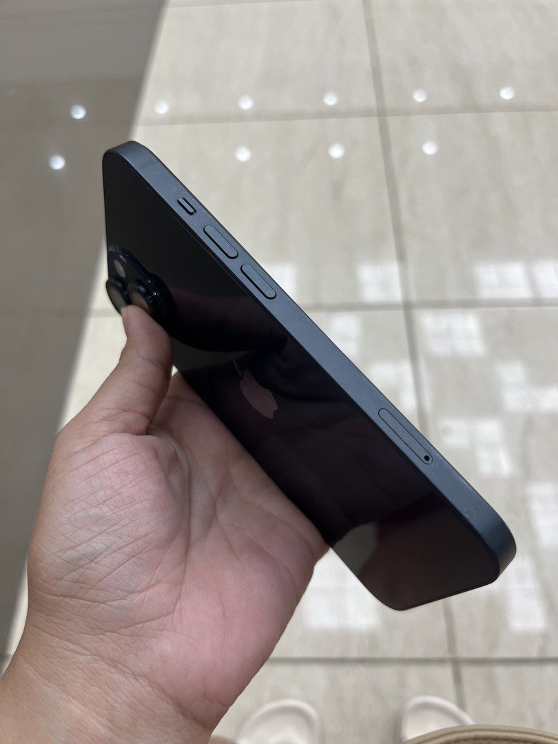 Factory unlocked (any sim) (Category: iPhone 14 Series) located in Manila. Submitted by oddwind.33596b (Listing ID 1469399075, Image 3). Description: - Model: Apple iPhone 14 - Color: Midnight Black - Storage Capacity: 256GB -ZP/a variant -NTC approved - Meetup Locations: Metro Central Mall or Barangay Calios, Santa Cruz, Laguna.
