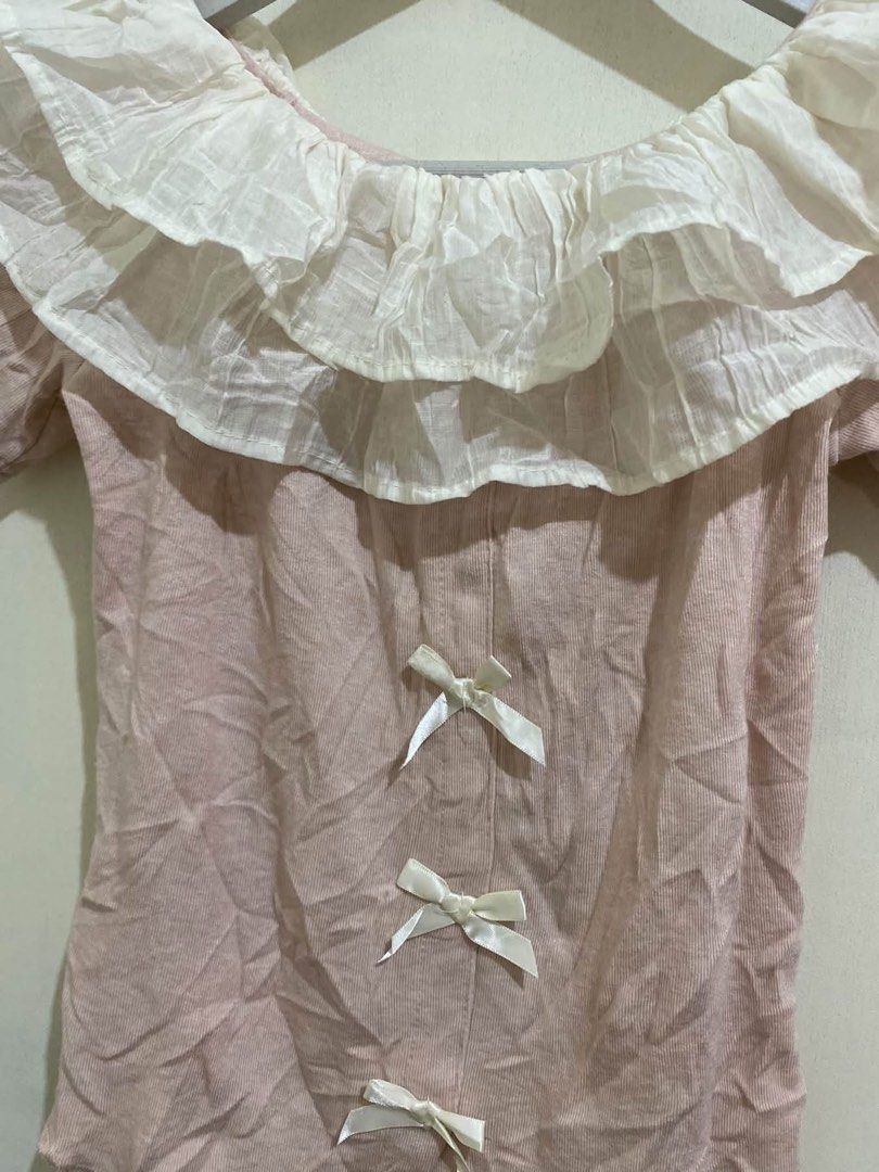 Fashion Top with Lace (Category: Others Tops) located in Davao. Submitted by aunthriftpreneur (Listing ID 1469532299, Image 2). Description: This is cute top Stretchable XS-Small.