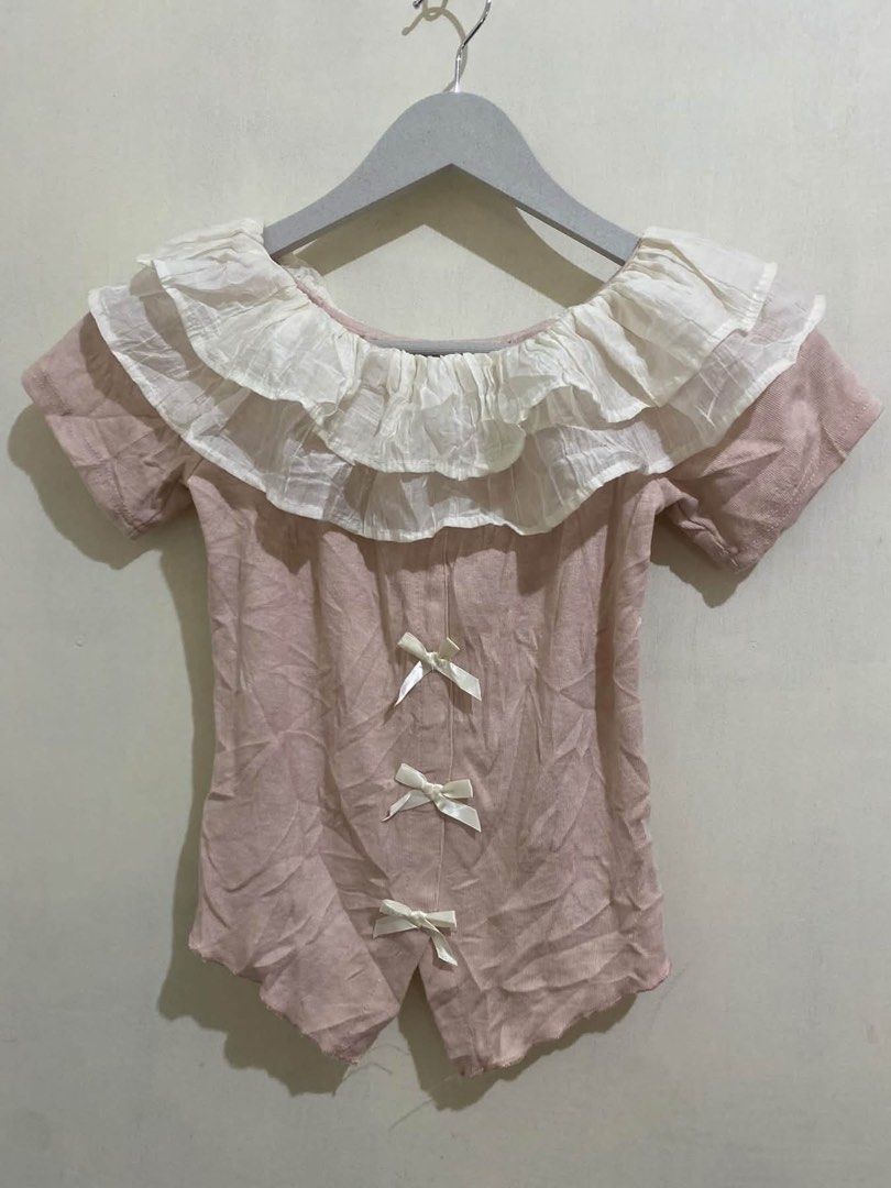 Fashion Top with Lace (Category: Others Tops) located in Davao. Submitted by aunthriftpreneur (Listing ID 1469532299, Image 1). Description: This is cute top Stretchable XS-Small.