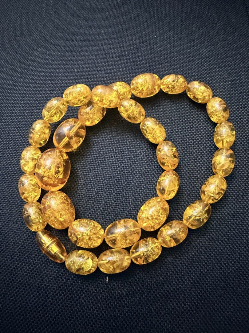 Faux Amber necklace (Category: Necklaces) located in Pasig City. Submitted by smartshopping.ph (Listing ID 1469401798, Image 1). Description: Faux Amber necklace. 450 php.