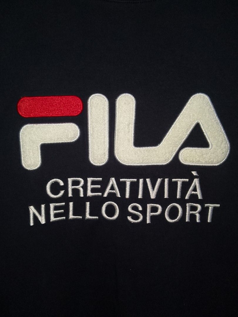 FILA' WHITE LINE EDITION STRETCHABLE SWEATSHIRT (Category: Coats, Jackets and Outerwear) located in Saint Bernard. Submitted by j0h_mhongg (Listing ID 1469507395, Image 2). Description: - DIMES: 23 × 28 - NO ISSUE - GOOD AS NEW CONDITION - 10/10 COLOR RATE - FILA' WHITE LINE EDITION STRETCHABLE SWEATSHIRT.