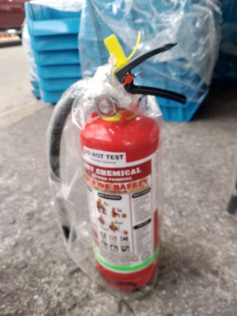 Fire extinguisher Specs: 5lbs (Category: Everything Else Others) located in Manila. Submitted by joeyroque09 (Listing ID 1469431191, Image 3). Description: Fire extinguisher Specs: 5lbs.