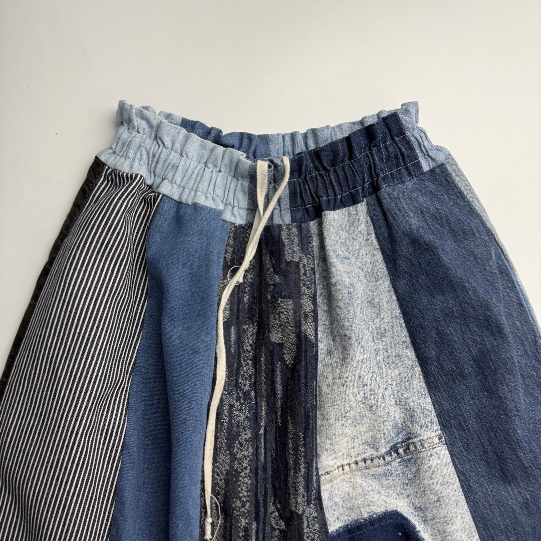 First Edition Denin Patch Skirt (Category: Skirts) located in Quezon City. Submitted by beastmnl (Listing ID 1469487762, Image 2). Description: 24 up waist Length 34.5 .
