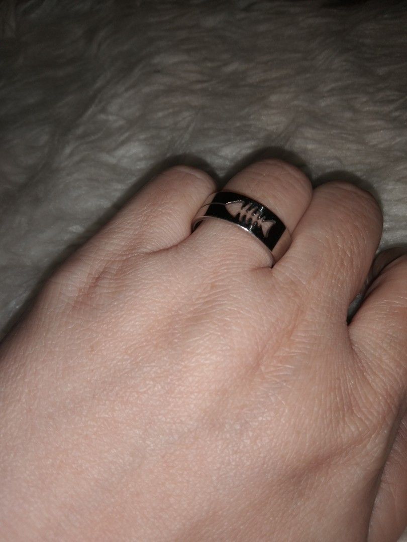 Fish design ring size 8 stainless (Category: Rings) located in Quezon City. Submitted by eidorableshop (Listing ID 1469396509, Image 3). Description: .