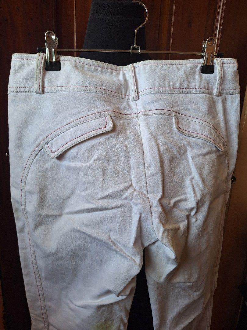 FLARE BOTTOMS White denim jeans size M (Category: Jeans) located in Balamban. Submitted by ubethan (Listing ID 1469459868, Image 3). Description: - Item: White denim pants with stylish contrast stitching - Size: Medium (tag attached inside) - Material: 60% cotton, 30% polyester blend - Shipping: Ships via J&T Express (Buyer shoulders shipping fee) - PM for inquiries and fast transactions!.