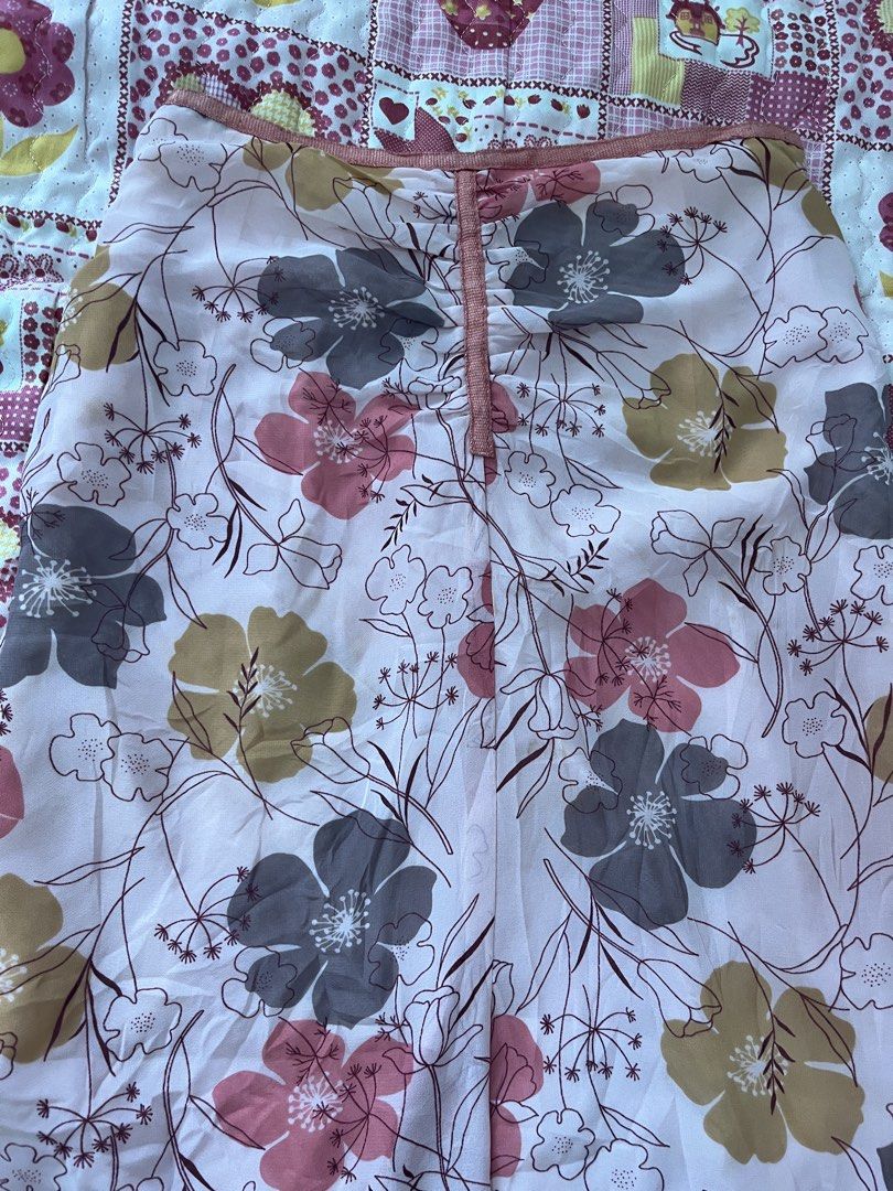 Floral pink long skirt (Category: Skirts) located in Davao. Submitted by lovedfaerie (Listing ID 1469529734, Image 3). Description: Waist:26 has slight stains inner lining only. No stains outside.