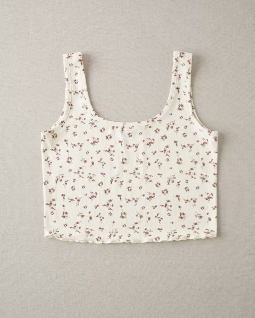 Floral Tank Top (Category: Others Tops) located in Iba. Submitted by wear1tagain (Listing ID 1469443320, Image 1). Description: ~ Beige ~ 30 to 32 waistline ~ 34 to 36 bust ~ Large on tag ~ Never been used ~ From Shein ~ Original price : ₱102 ••••••••••••••••••• ~ J&T Delivery (outside Zambales) ~ Meet up within Iba, Zambales (at CSI Mall) ~ Shipping/Delivery fee shall be shouldered by the buyer.