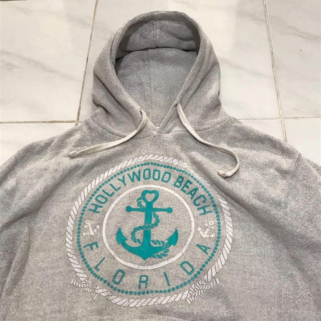 FLORIDA GRAPHIC HOODIE JACKET LARGE (Category: Coats, Jackets and Outerwear) located in Cavite. Submitted by justthrift06 (Listing ID 1469404633, Image 1). Description: DIMENSION 24X29 GOOD CONDITION SHIPPING NATIONWIDE.