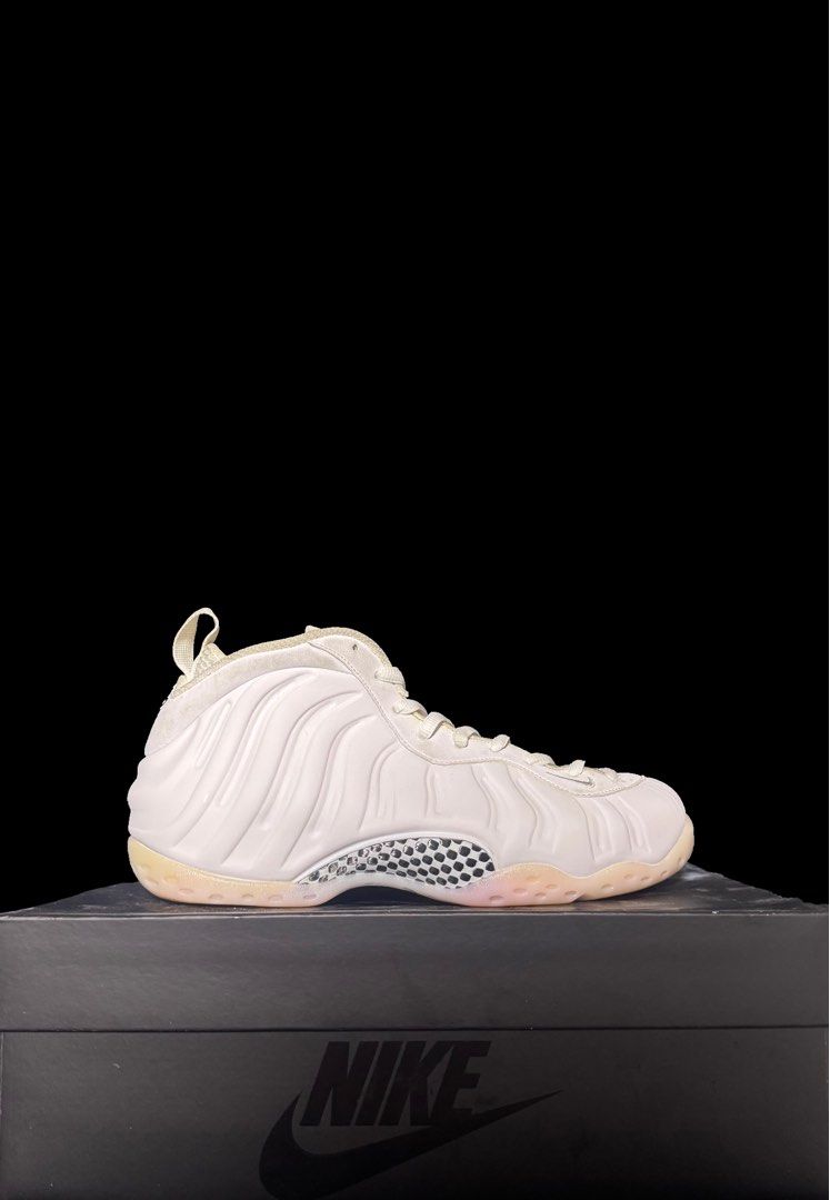 Foamposite One 'Soft Pearl' (Category: Sneakers) located in Makati City. Submitted by royalkicks.mnl (Listing ID 1469532376, Image 1). Description: Foamposite One 'Soft Pearl' 9 US ₱3,495 Used 3x / Complete.