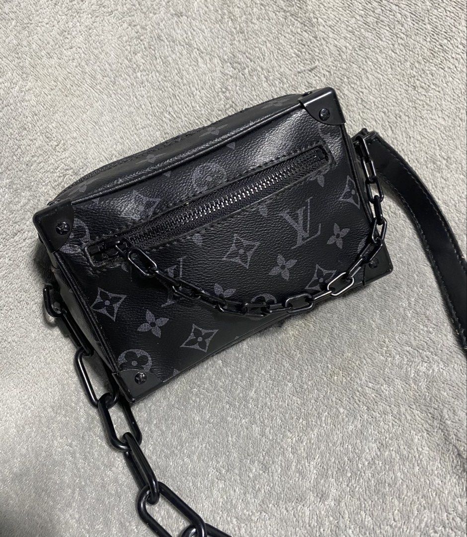For Men (Category: Cross-body Bags) located in Davao. Submitted by goldenstone_0be9b3 (Listing ID 1469516655, Image 1). Description: Maganda paaa For men Searchable code.
