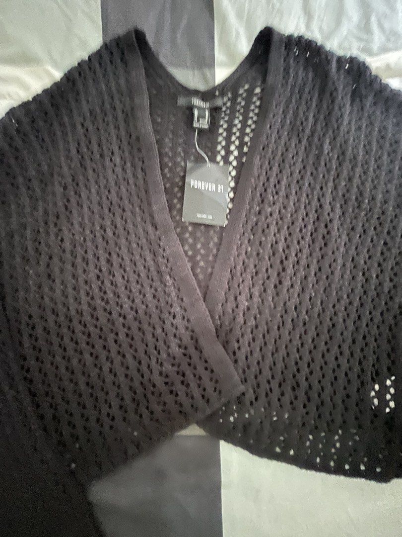 Forever21 knit topper jacket (Category: Announcements) located in Las Pinas. Submitted by silvader (Listing ID 1469413849, Image 1). Description: Medium Bnwt Can fit upto xl.